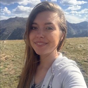Meet your Posher, Cassandra